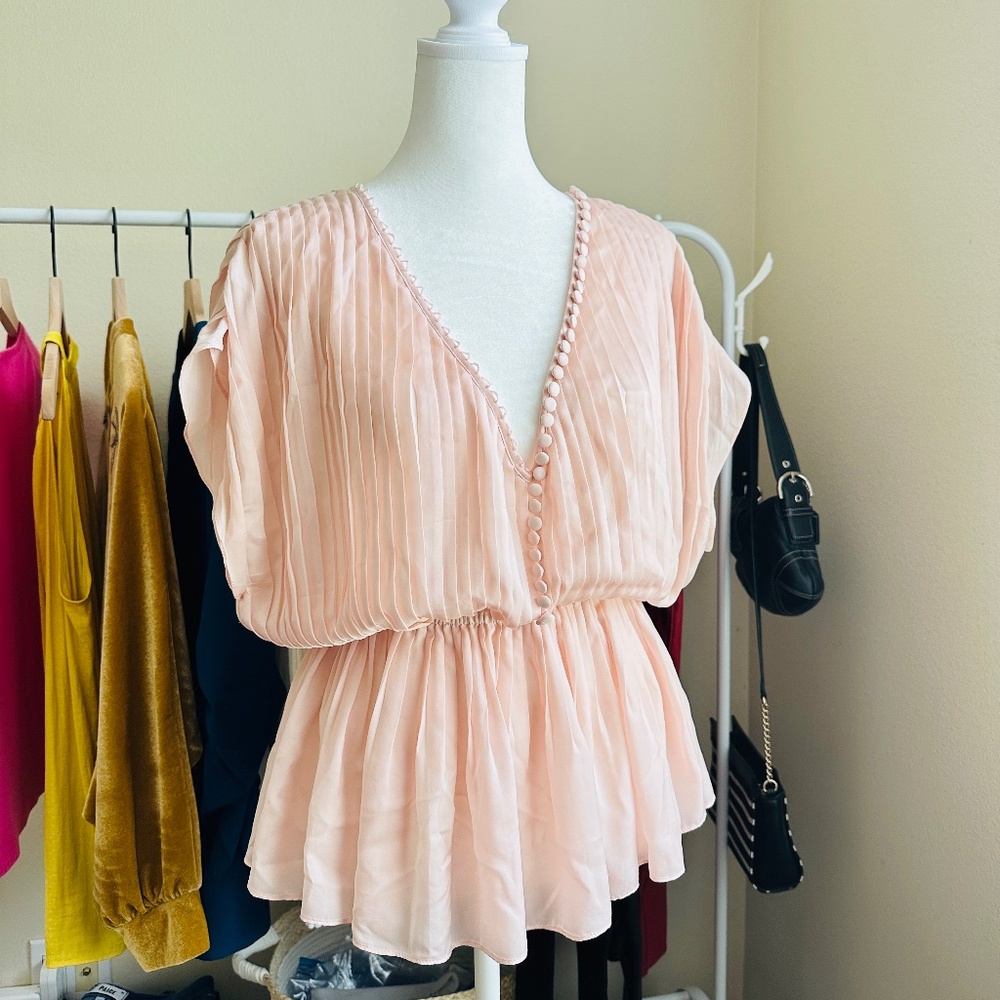 Elizabeth and James | Pale Pink Peplum pleated blouse vintage sz XS